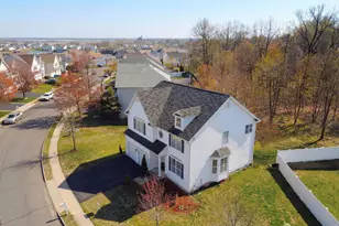 13 Skurka Ct, Sayreville, NJ 08872 - Photo 2