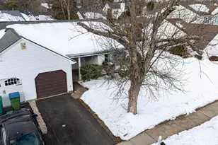 15 Hearthstone Dr, Edison, NJ 08820 - Photo 26