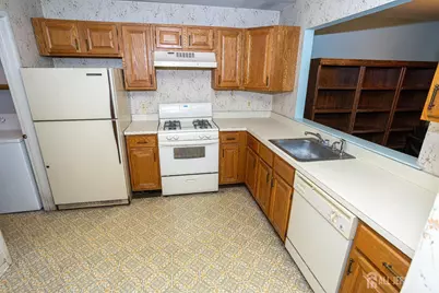 15 Hearthstone Drive, Edison, NJ 08820 - Photo 4