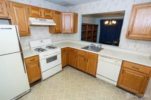 15 Hearthstone Dr, Edison, NJ 08820 - Photo 12