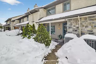 136 Hampshire Dr, Plainsboro Township, NJ 08536 - Photo 2