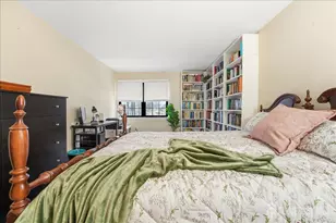 297 Alpine Way, Woodbridge Township, NJ 07095 - Photo 18