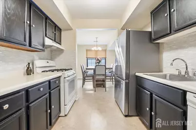 297 Alpine Way #C, Woodbridge Township, NJ 07095 - Photo 2