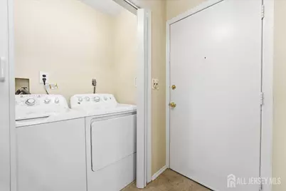 297 Alpine Way #C, Woodbridge Township, NJ 07095 - Photo 24