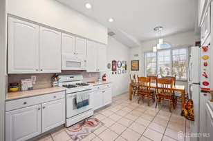 17 Kingston Ct, Monroe Township, NJ 08831 - Photo 14