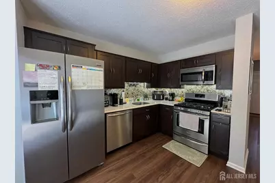39 Renaissance Lane, New Brunswick, NJ 08901 - Photo 6