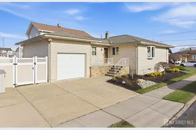 243 E Cherry Street E, Carteret, NJ 07008 - Photo 32