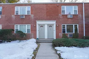 72 Fox Rd, Edison, NJ 08817 - Photo 4