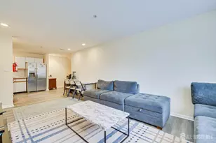 27 Edinburgh Ct, Edison, NJ 08820 - Photo 6