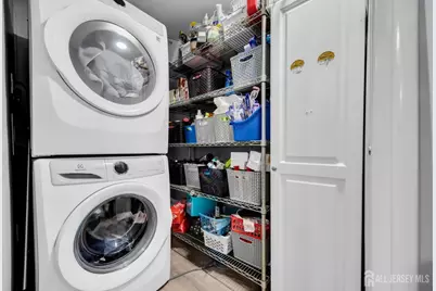 135 Brighton Avenue, Perth Amboy, NJ 08861 - Photo 18
