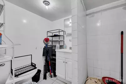 135 Brighton Avenue, Perth Amboy, NJ 08861 - Photo 20