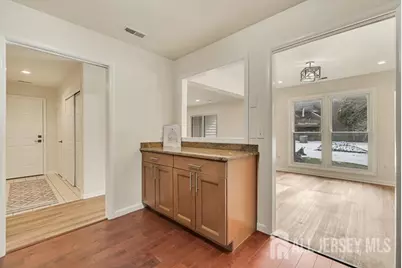 127 Oakmont Court, Edison, NJ 08820 - Photo 4