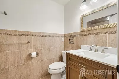 127 Oakmont Court, Edison, NJ 08820 - Photo 16