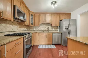 127 Oakmont Ct, Edison, NJ 08820 - Photo 6