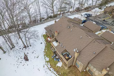 127 Oakmont Court, Edison, NJ 08820 - Photo 22