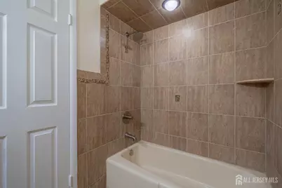 127 Oakmont Court, Edison, NJ 08820 - Photo 14