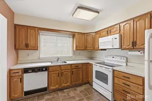 138 Concordia Cir, Monroe Township, NJ 08831 - Photo 10