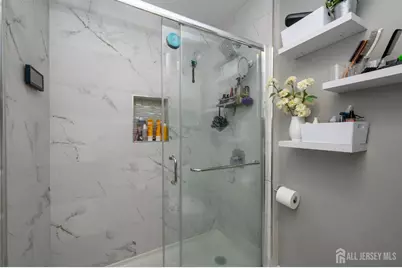 569 Liberty Avenue, Jersey City, NJ 07307 - Photo 18