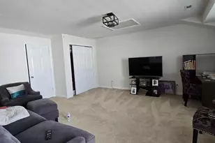 10 Bond St, North Brunswick Township, NJ 08902 - Photo 12