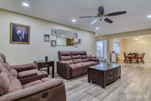 110C Chatham Dr, Monroe Township, NJ 08831 - Photo 4