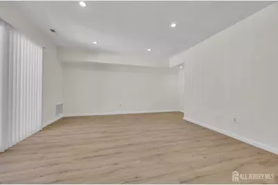 113 Heather Court #113, Edison, NJ 08820 - Photo 6