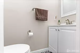 48 Sapphire Ln, Franklin Township, NJ 08823 - Photo 4