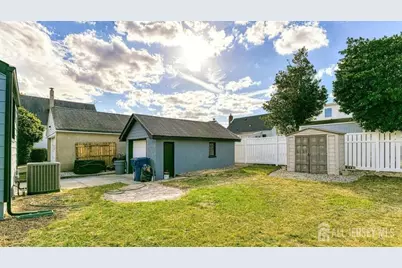 685 N Edgewood Place, North Brunswick Township, NJ 08902 - Photo 2