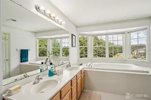 2 Golfview Ct, Monroe Township, NJ 08831 - Photo 16