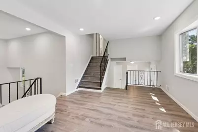 5 E Waverly Drive, Edison, NJ 08817 - Photo 4