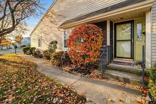 3A Surrey Ct, Monroe Township, NJ 08831 - Photo 2