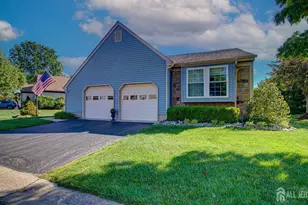 3 George Washington Dr, Monroe Township, NJ 08831 - Photo 2