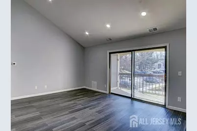 203 Sunshine Ct Court, Sayreville, NJ 08859 - Photo 4