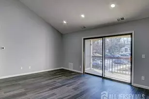 203 Sunshine Ct Ct, Sayreville, NJ 08859 - Photo 4