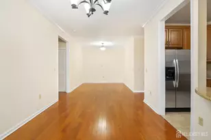 424 Regency Pl, Woodbridge Township, NJ 07095 - Photo 6