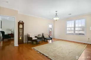 424 Regency Pl, Woodbridge Township, NJ 07095 - Photo 18