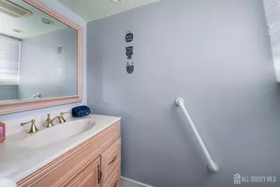78 Roosevelt Avenue, Colonia, NJ 07067 - Photo 16