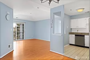 734 Waterford Dr, Edison, NJ 08817 - Photo 8