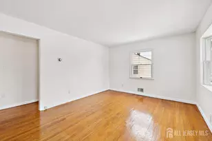 95 J F Kennedy Dr, Milltown, NJ 08850 - Photo 4