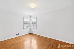 95 J F Kennedy Dr, Milltown, NJ 08850 - Photo 10