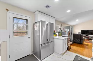 22 N Oak Ave N, Iselin, NJ 08830 - Photo 10