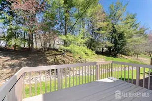 22 Briarwood Ct, South Brunswick Township, NJ 08540 - Photo 8