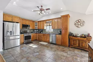28 W Francis St, Iselin, NJ 08830 - Photo 10