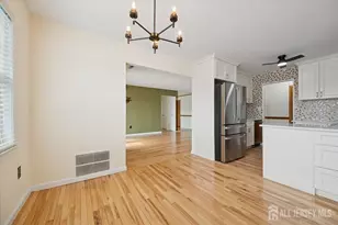 209 Green Hollow Dr, Iselin, NJ 08830 - Photo 8