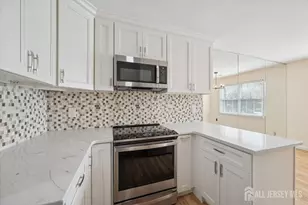 209 Green Hollow Dr, Iselin, NJ 08830 - Photo 6