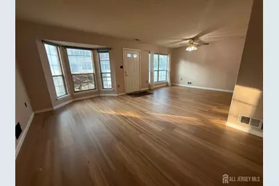 125 Albury Way, North Brunswick Township, NJ 08902 - Photo 2