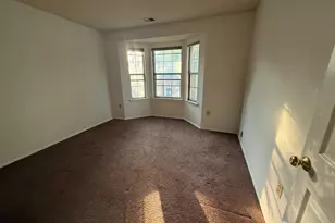 125 Albury Way, North Brunswick Township, NJ 08902 - Photo 12