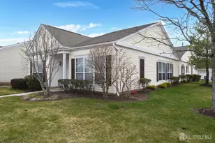 467 Bluebird Dr, Monroe Township, NJ 08831 - Photo 2