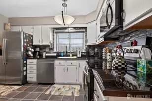 5 Scarborough Rd, Monroe Township, NJ 08831 - Photo 6