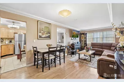 390 College Drive, Edison, NJ 08817 - Photo 4