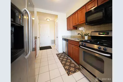 1111 Edison Glen Terrace, Edison, NJ 08837 - Photo 4